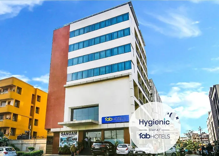 Fabhotel The Pinnacle Kutchery Chowk